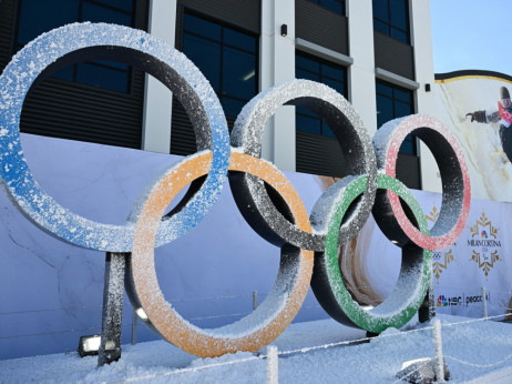 OI Milano Cortina 2026: kako se primerja slovenski uspeh in koliko bodo športniki dobili za medalje?