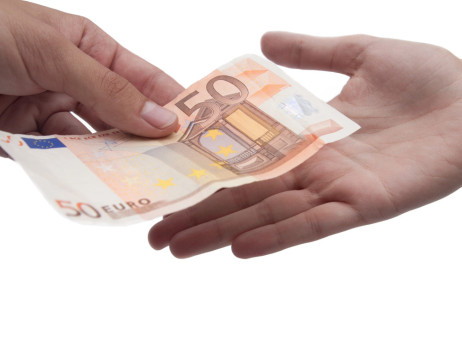 Raziskava: večina delodajalcev letos načrtuje dvige plač – za koliko in zakaj?