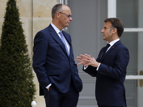 Merz in Macron premostila razlike in se zavezala k gospodarskim ukrepom