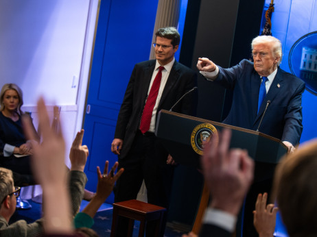 EU o Trumpovih carinah: 'Čisti carinski kaos s strani ZDA'