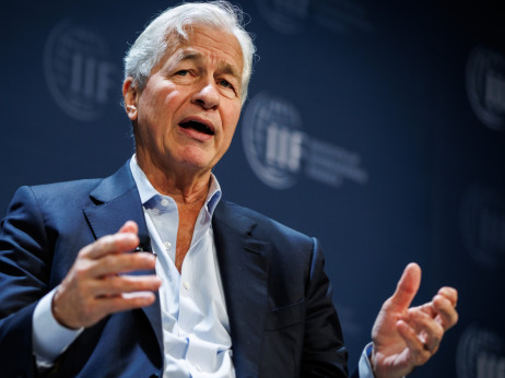 Dimon vidi vzporednice s časom pred 2008, ko so tekmeci počeli neumnosti