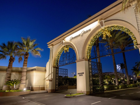 Warner Bros: nova ponudba Paramounta lahko preseže Netflixovo