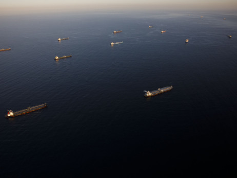 Хаос и неизвесност во Ормускиот Теснец: закани, пукање и прекини