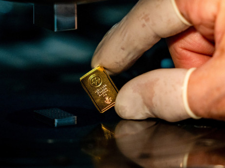 Nagli preokret na tržištima! Zlato i srebro skaču nakon Trumpove odluke o Iranu