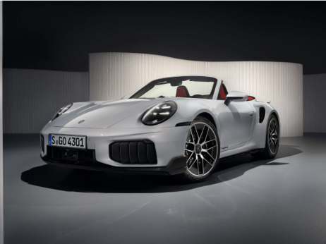 Novi Porsche kabriolet za 301.987 evrov želi obvladati vse, a ne zmore