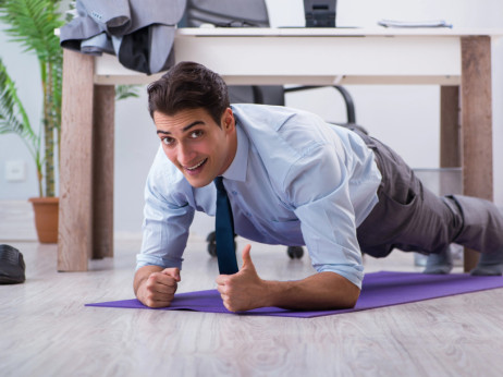 Nimate časa za telovadbo? Vse več ljudi se zateka k novem fitnes trendu