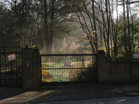 Kako je novi vrhovni vodja Irana ustvaril svetovni imperij luksuznih nepremičnin