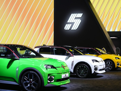 Renault napoveduje 22 novih modelov, 16 bo popolnoma električnih