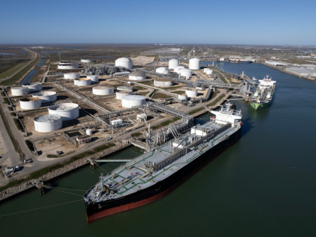 IEA: Prizadetih kar 7,5 odstotka svetovne dobave nafte