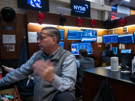 Vodnik za vlagatelje: kako se znajti ob motnjah v dobavi zaradi vojne z Iranom