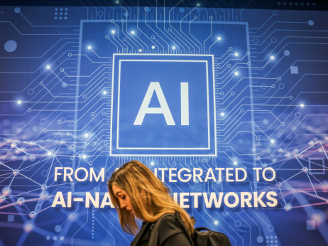 Suverenost umetne inteligence: zakaj so družbe izgubile zaupanje