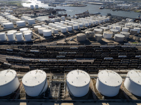 Komentar: Največje tveganje za naftni trg je na dnu soda