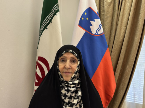 Intervju z iransko veleposlanico v Ljubljani Marzieh Afham: "Zaradi vojne ne bo prišlo do begunskega vala"