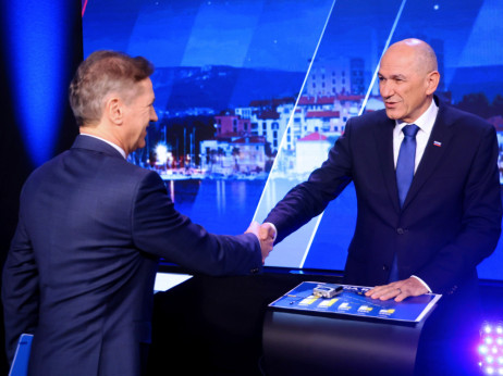 Komu stavnice napovedujejo zmago na nedeljskih volitvah?