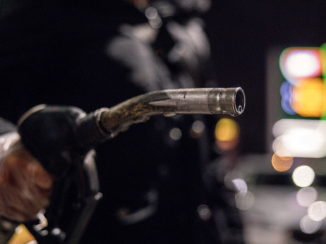 TOP 5 novic za začetek dneva: Začetek naftne krize?