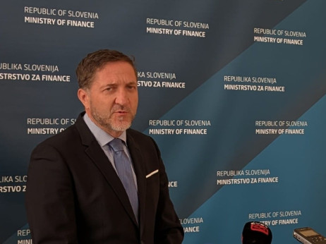 Po novem brezplačni dvigi na bankomatih? Minister Boštjančič: Država mora poseči