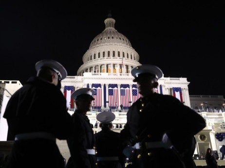 Predsednik Trump si postavlja spomenik. To so same ZDA.