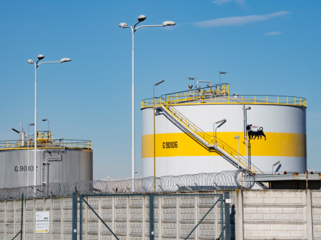 Italija vstopa v tekmo za alžirski plin, od koder ga kupuje tudi Slovenija