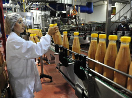 Prve razpoke na trgu dela: država že rešuje delovna mesta