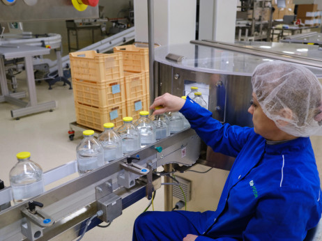 Naftni šok se preliva v plastiko – podražitve prihajajo tudi v Slovenijo