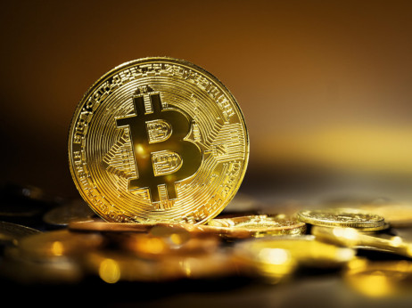 Spopad velikanov – Dalio proti Saylorju, zlato proti bitcoinu