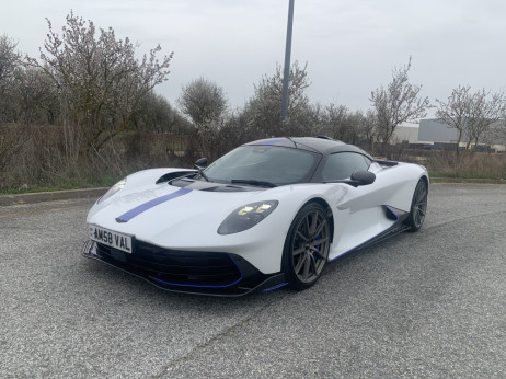 Za volanom Aston Martina za milijon: superavto za "navadne" voznike