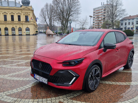 Test renault clio hibrid: varčen pri gorivu, ampak ali prihrani denar?