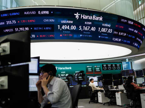 Delnice so ublažile padec, saj trgi preučujejo možnosti za sklenitev sporazuma z Iranom