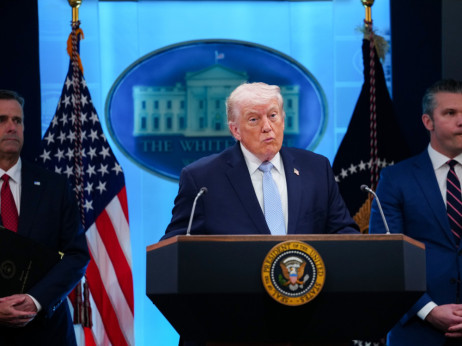 Zakaj Trumpove grožnje Iranu sprožajo pomisleke o vojnih zločinih