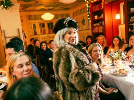 Popotniki umirajo od želje, da bi na počitnicah razrešili umor