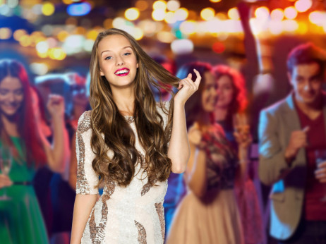 Maturantski ples kot posel: več sto evrov na dijaka in več tisoč za ponudnike