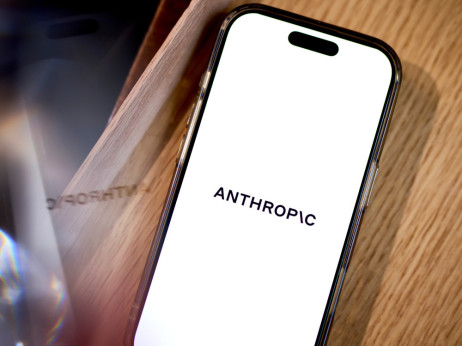 Ameriške oblasti spodbujajo Wall Street k testiranju Anthropicovega modela Mythos