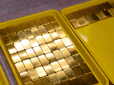 Koliko bo unča zlata stala konec leta? Švicarska banka UBP pričakuje rast