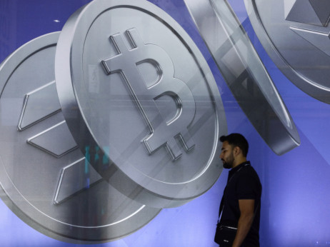 Ali bitcoin čaka upad na 60.000 dolarjev?