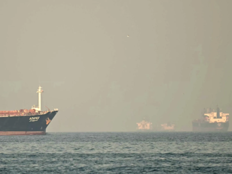 Iran: Hormuška ožina je povsem odprta za komercialne ladje