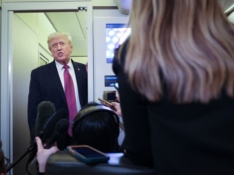 Trump napoveduje skorajšnji dogovor z Iranom, jedrsko vprašanje ostaja nerešeno