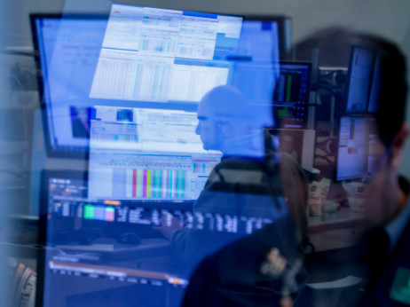 Zgodbe tedna: Janša, Golob in Ljubljanska borza, dražja Hrvaška, tudi krediti, ter (visoke) dividende