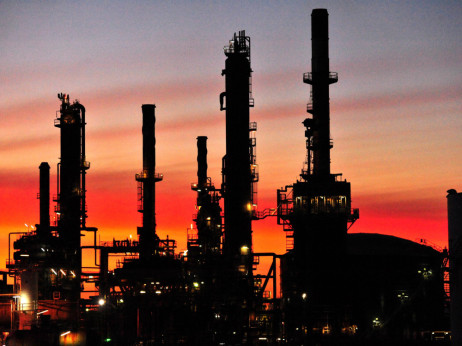 Rusija z gašenjem globalne naftne žeje prevzema vlogo Zaliva