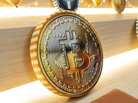 Bitcoin preizkuša mejo 80 tisoč dolarjev; je na vidiku preboj?