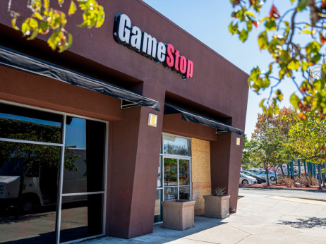 Nov prevzem na vidiku? GameStop želi prevzeti eBay