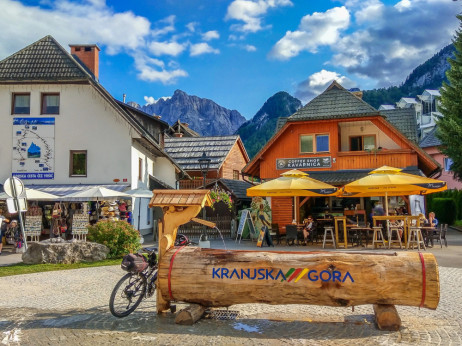 Vse več prenočitev, a premalo prostora in ponudbe: Kranjska Gora v lovu na investitorje