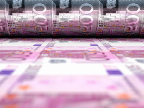 Bo šibek dolar evro v 2026 potisnil na rekordno vrednost?