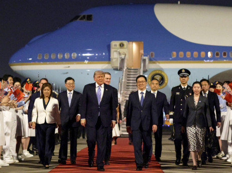 Trump prispel na Kitajsko na trgovinski vrh s Xijem