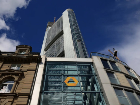 Delež UniCredit v Commerzbank presegel 47 odstotkov – sledi prevzem?