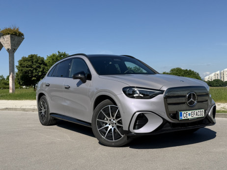 Novi mercedes-benz GLC: Tvegana elektrifikacija luksuza ali genialni preboj?