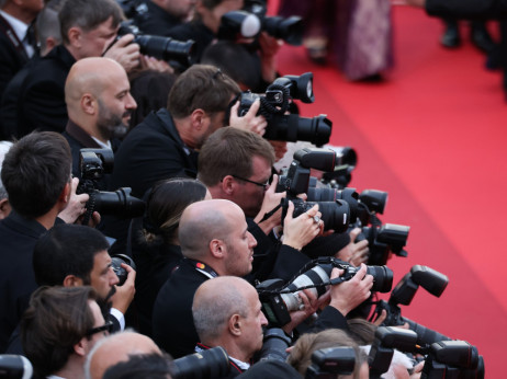 Hollywood negotovost Cannesa zamenjuje za nadzorovano ustvarjanje pompa