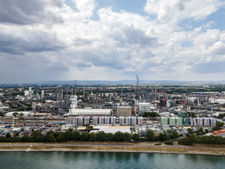 Nemškim proizvajalcem kemikalij grozi neurejen razpad industrije