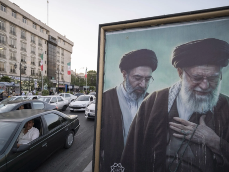 Trump napoveduje skorajšnjo objavo dogovora z Iranom