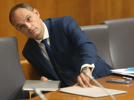 Anže Logar bi se zgledoval po Krki, Vrtovec bi gradil JEK2