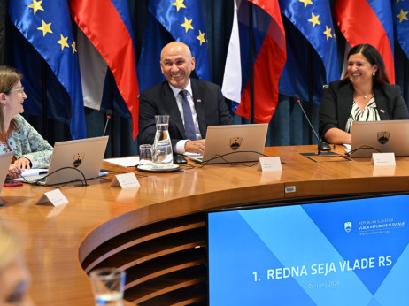Top 5 novic za začetek dneva: Nova vlada, stare težave